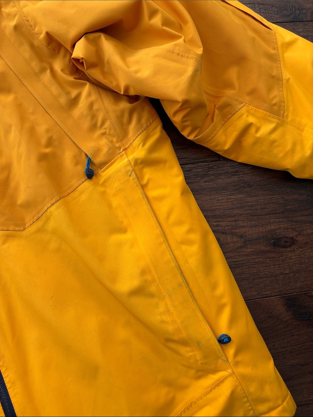 The North Face Men's Bright Yellow Hooded Ski and Snowboard Jacket - Size M - Picture 6 of 11